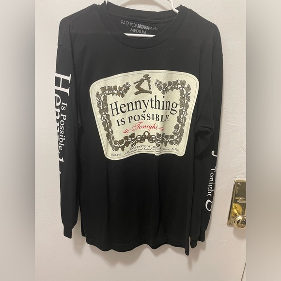 FashionNova Black Long Sleeve Graphic Tee - Picture 1 of 5